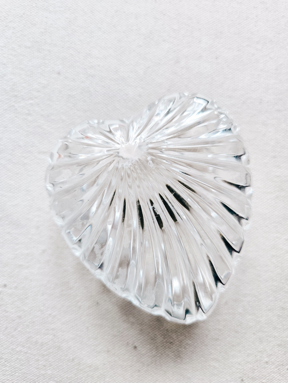 Small heart-shaped glass jewelry trinket box